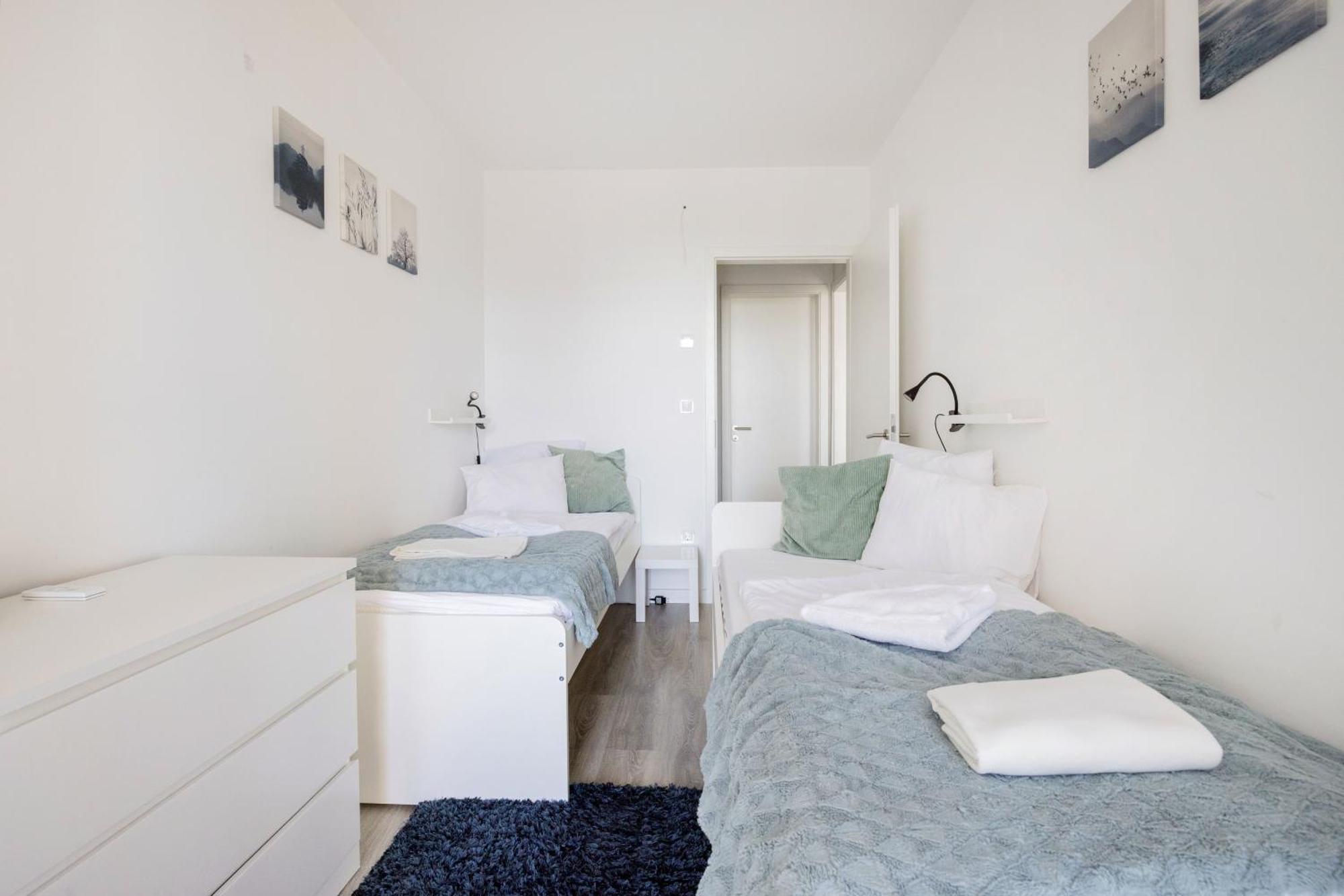 Modern Riverfront Apartment With Free Parking Budapest Exterior photo