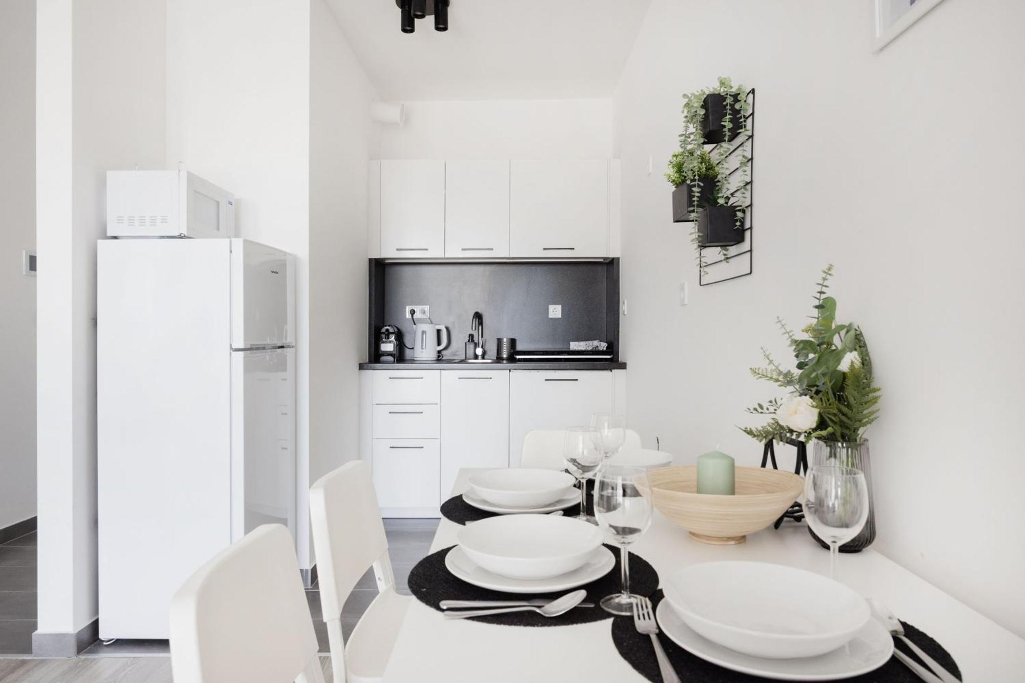 Modern Riverfront Apartment With Free Parking Budapest Exterior photo
